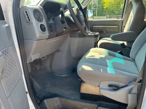 2011 Ford E-Series E-350 SD XLT