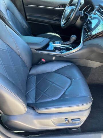 2018 Toyota Camry Hybrid XLE