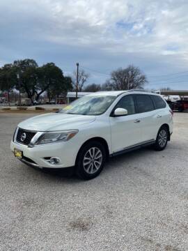 2015 Nissan Pathfinder for sale at Bostick's Auto & Truck Sales LLC in Brownwood TX
