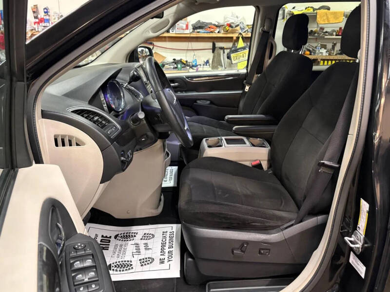 2012 Chrysler Town and Country Touring