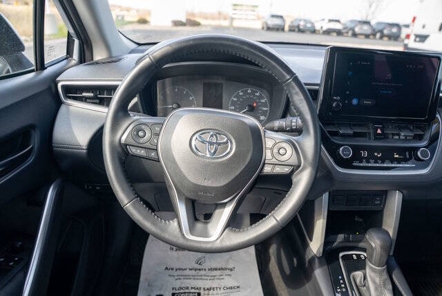 2024 Toyota Corolla Cross LE