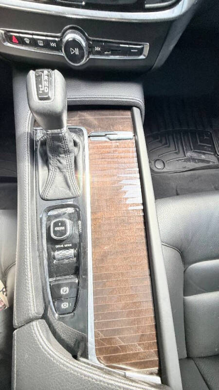 2018 Volvo S90 T5 Momentum