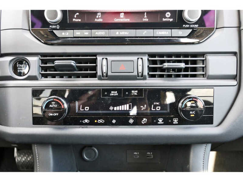 2025 Nissan Pathfinder S