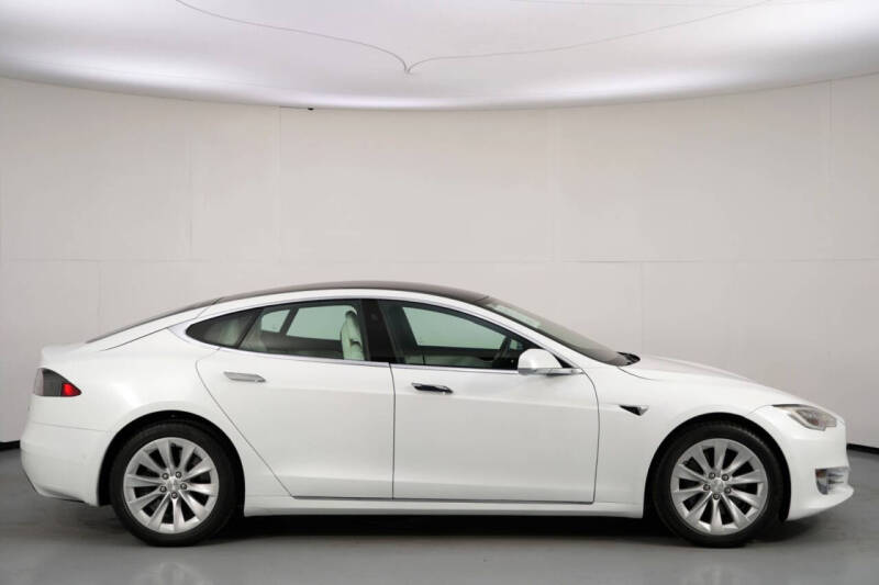 2017 Tesla Model S 90D