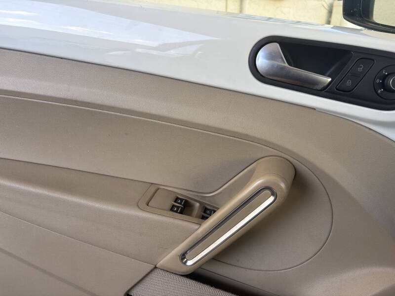 2018 Volkswagen Beetle Convertible 2.0T S with Style and Comfort