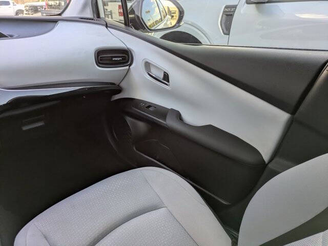 2020 Toyota Prius LE