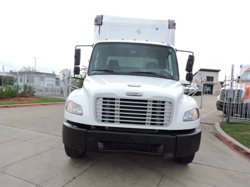 2012 Freightliner M2 106