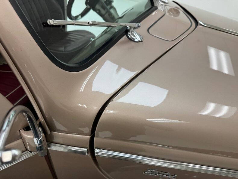 1940 Ford Deluxe