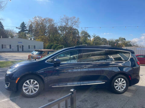 2017 Chrysler Pacifica Touring-L