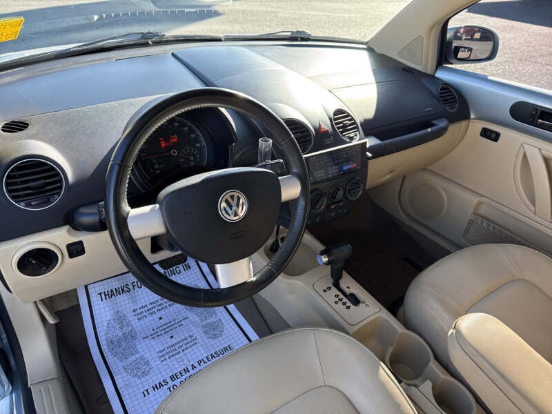 2010 Volkswagen New Beetle