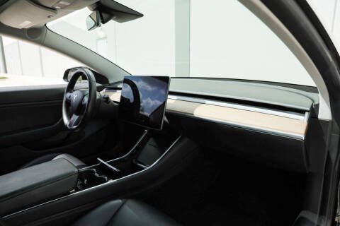 2019 Tesla Model 3 Mid Range