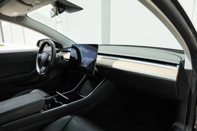 2019 Tesla Model 3 Mid Range