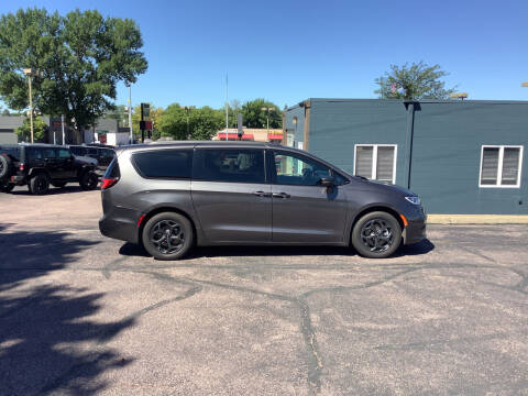 2021 Chrysler Pacifica Hybrid for sale at THE LOT in Sioux Falls SD