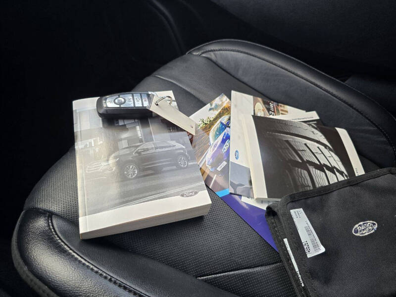 2017 Ford Edge Titanium