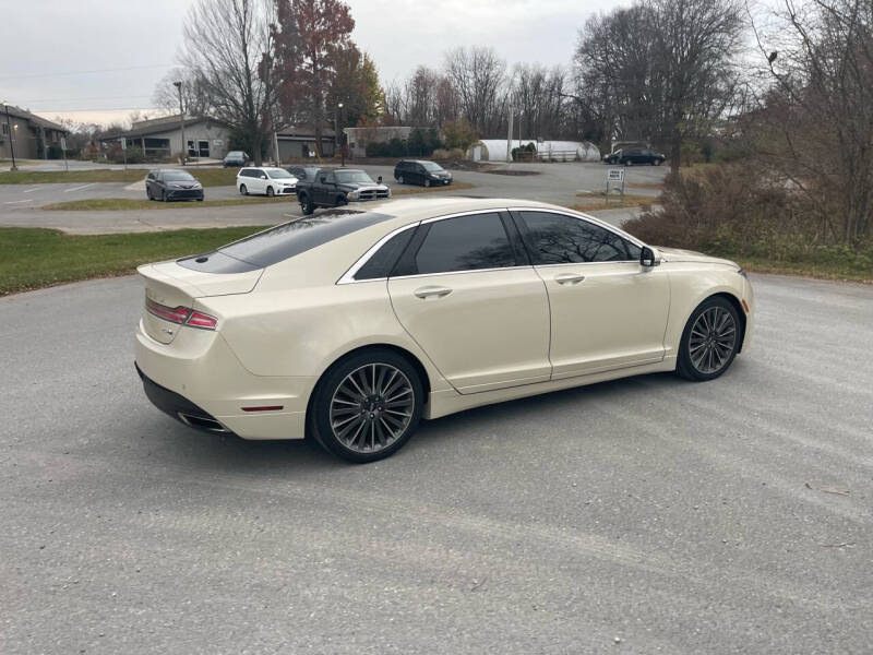 2016 Lincoln MKZ Base photo 5