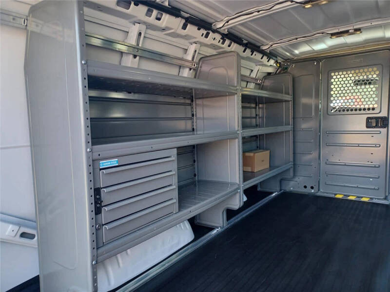 2025 Chevrolet Express 2500