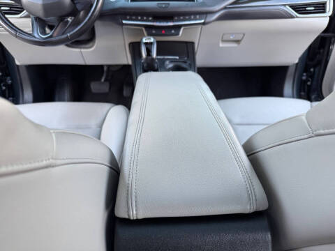 2019 Cadillac XT4 Premium Luxury