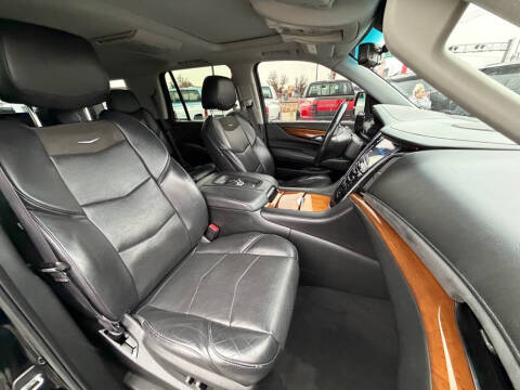 2017 Cadillac Escalade Luxury