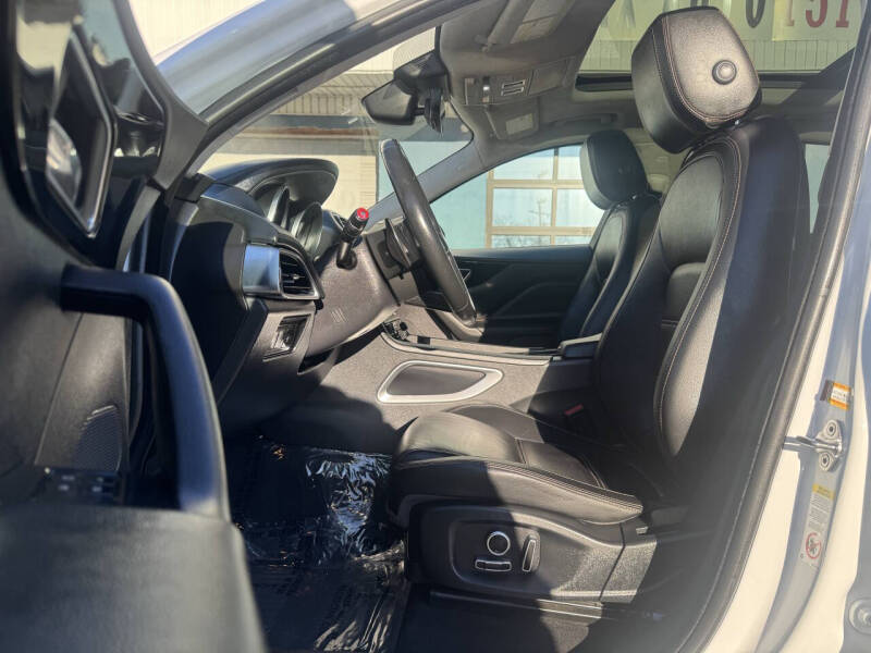 2019 Jaguar F-PACE 30t Prestige