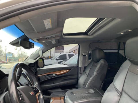 2016 Cadillac Escalade Luxury Collection