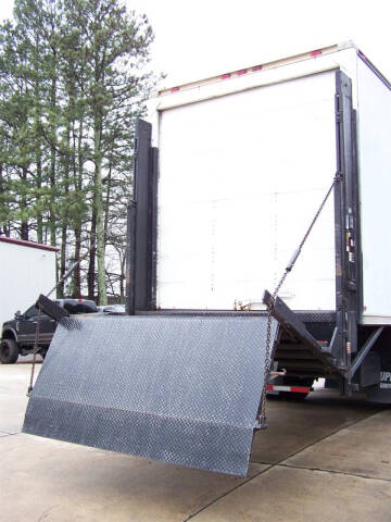 2002 Freightliner FL70