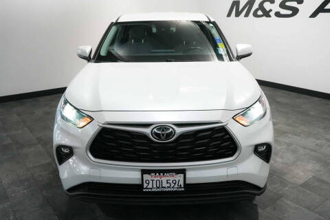 2022 Toyota Highlander LE
