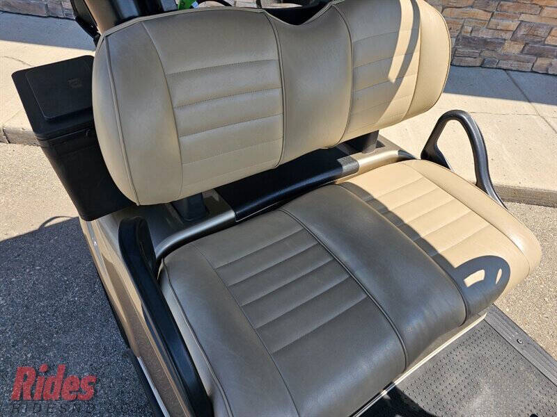 2020 E-Z-GO RXV ELiTE