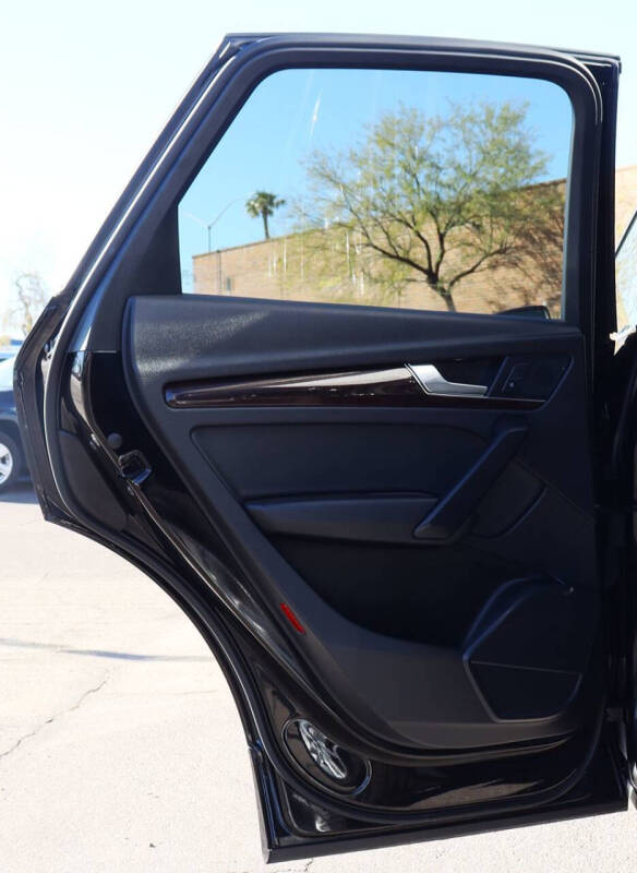 2020 Audi Q5 quattro Titanium Premium 45 TFSI