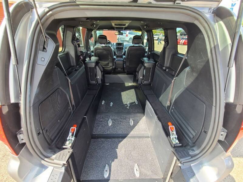 Used 2019 Dodge Grand Caravan GT with VIN 2C4RDGEG6KR769590 for sale in Zumbrota, Minnesota