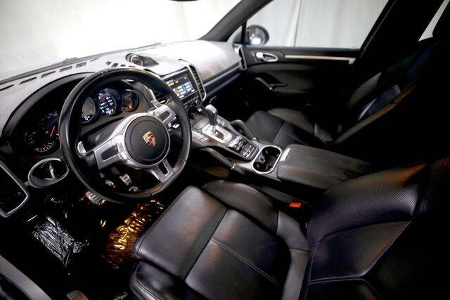 2014 Porsche Cayenne GTS