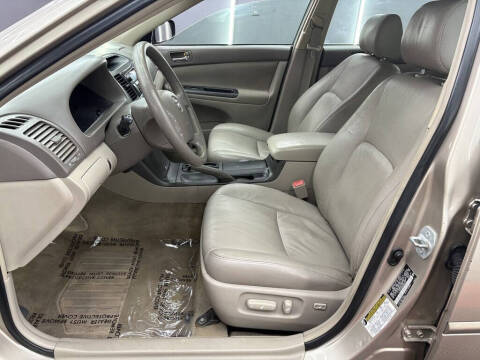 2005 Toyota Camry LE