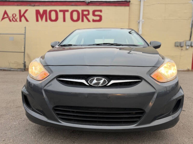 2012 Hyundai Accent GLS