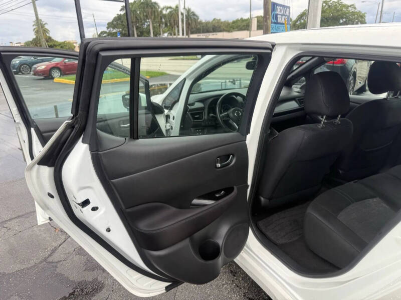 2022 Nissan LEAF SV PLUS