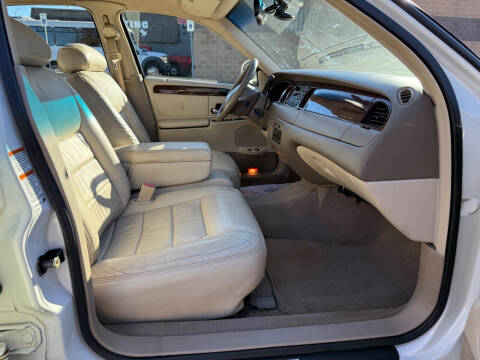 2000 Lincoln Town Car Executive