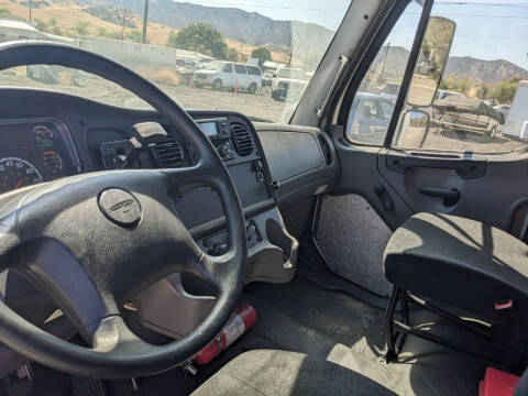 2018 Freightliner M2 106