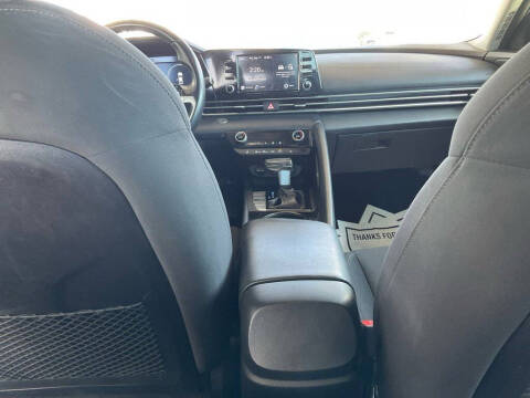 2022 Hyundai Elantra