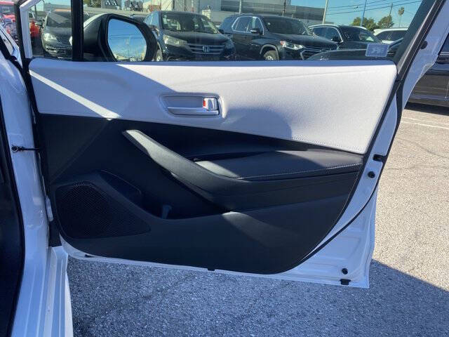 2024 Toyota Corolla Hatchback SE