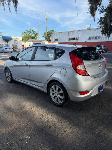 2012 Hyundai Accent SE