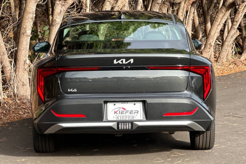 2025 Kia K4 EX