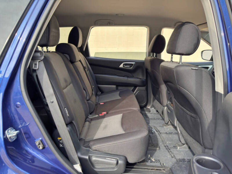2020 Nissan Pathfinder S