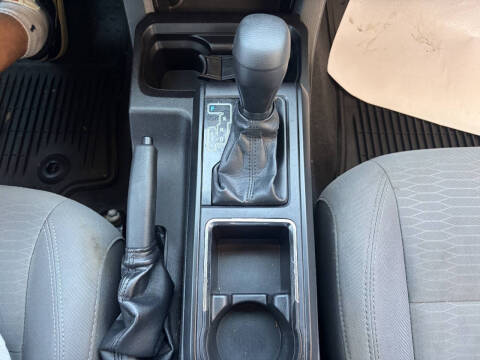 2016 Toyota Tacoma SR