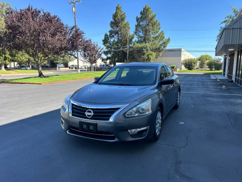 2014 Nissan Altima null photo 2