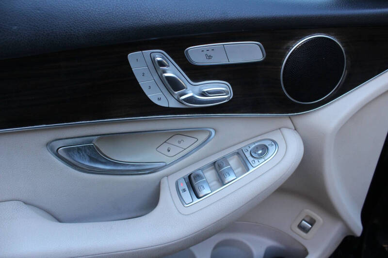 2017 Mercedes-Benz GLC GLC 300 4MATIC