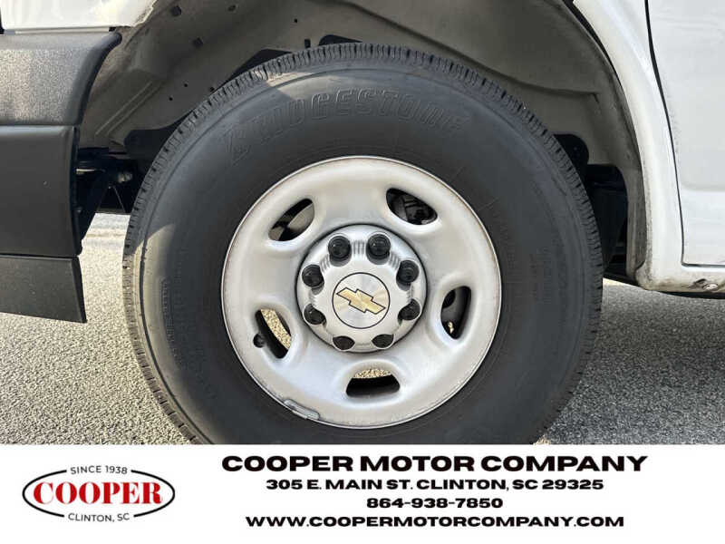 2025 Chevrolet Express LS 3500