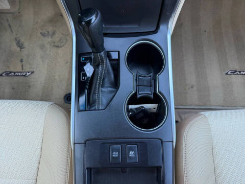 2017 Toyota Camry Hybrid