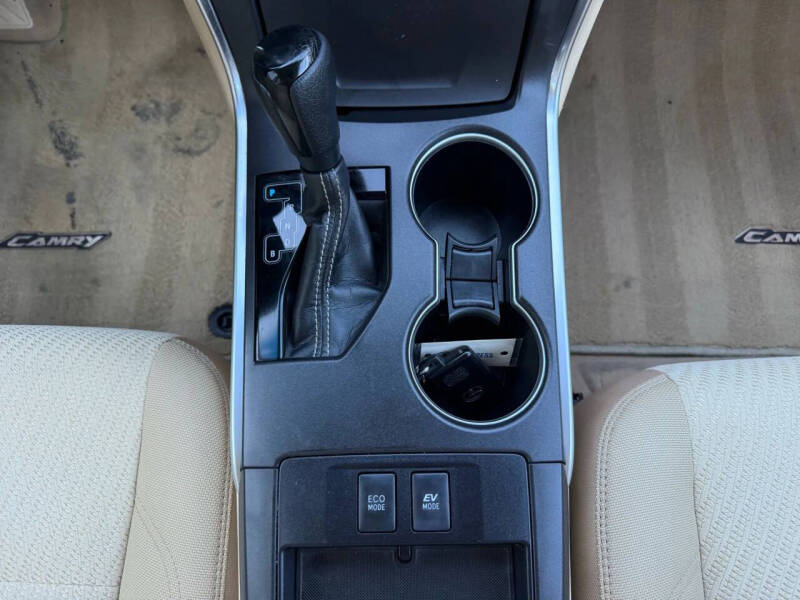 2017 Toyota Camry Hybrid