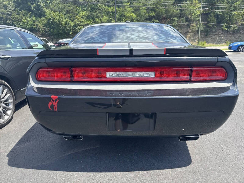 2011 Dodge Challenger SE