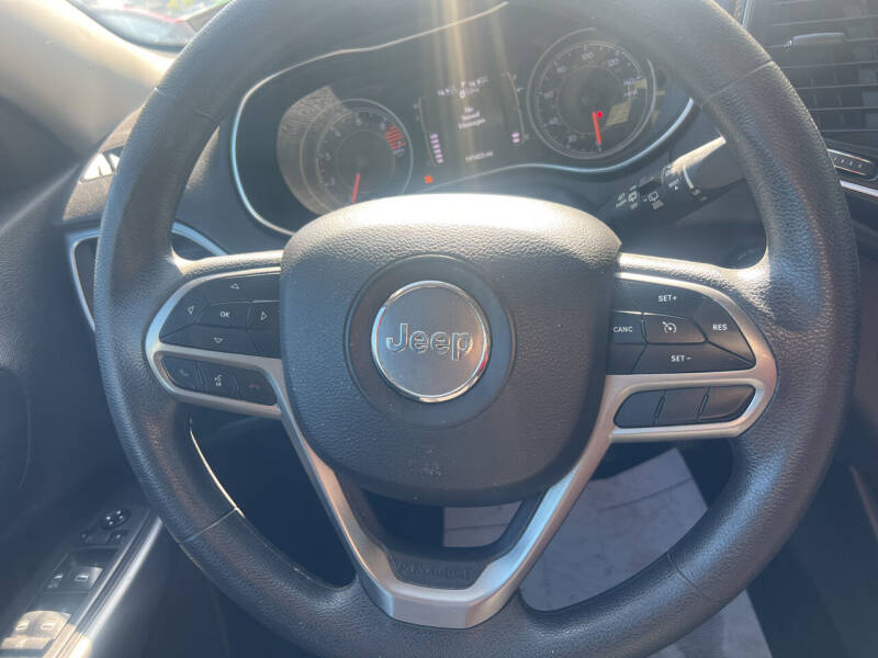 2019 Jeep Cherokee Latitude