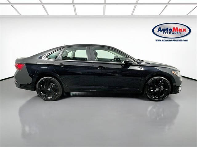 2025 Volkswagen Jetta SE