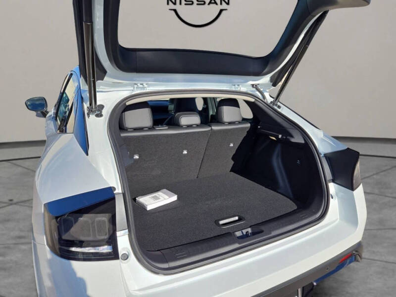 2026 Nissan LEAF Platinum+